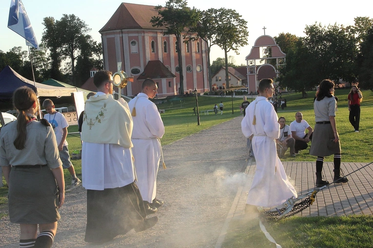 Skrzatusz Młodych - adoracja