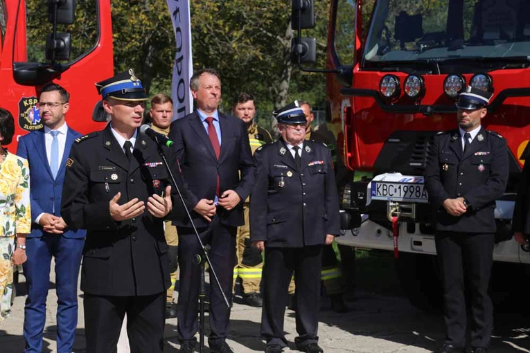Małopolscy strażacy otrzymali nowe wozy