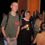 Skrzatusz Młodych - przejście przez bramę
