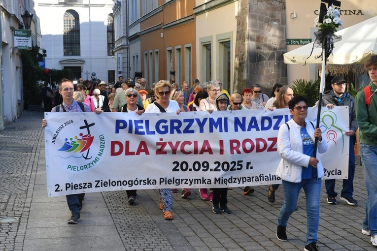 Modlitwa w ważnych intencjach i konkretne świadectwo na ulicach Zielonej Góry