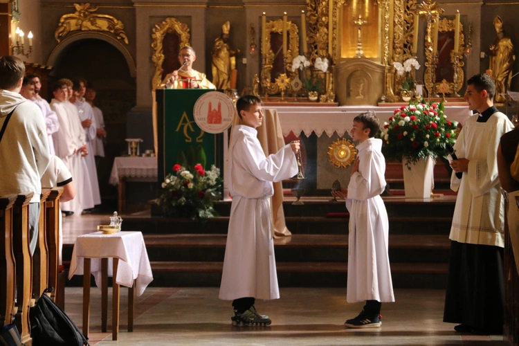 Pielgrzymka młodzieży do Przasnysza i Rostkowa 2025