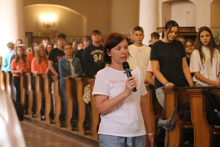 Pielgrzymka młodzieży do Przasnysza i Rostkowa 2025