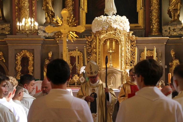 Pielgrzymka młodzieży do Przasnysza i Rostkowa 2025