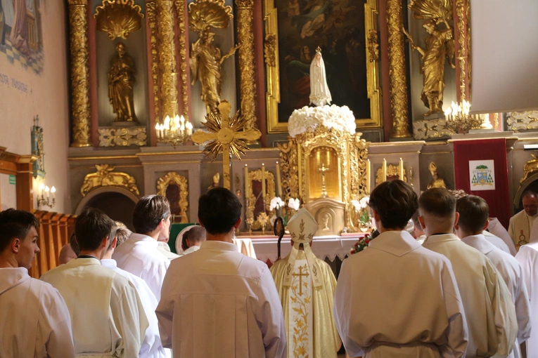 Pielgrzymka młodzieży do Przasnysza i Rostkowa 2025