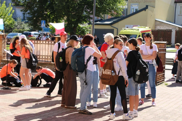 Pielgrzymka młodzieży do Przasnysza i Rostkowa 2025