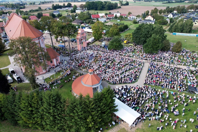 Główne uroczystości w Skrzatuszu