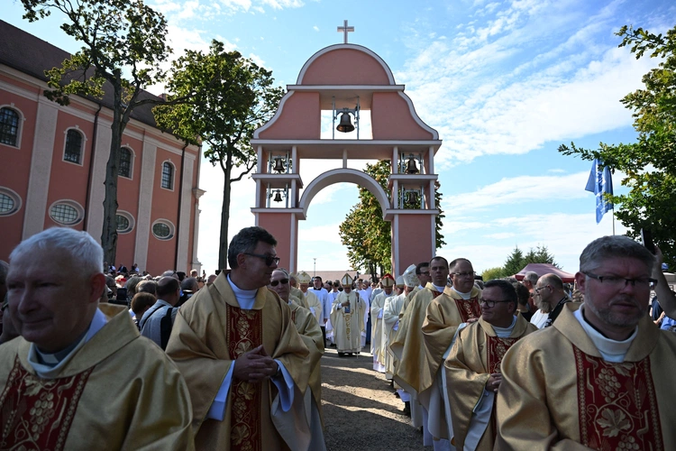 Główne uroczystości w Skrzatuszu