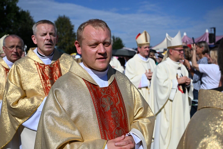Główne uroczystości w Skrzatuszu