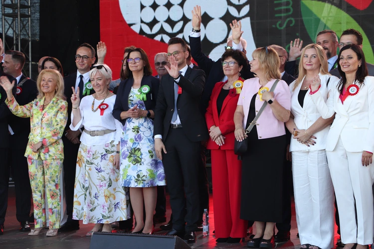 Wśród gości nie zabrakło przedstawicieli rządu i samorządów lokalnych i regionalnych.