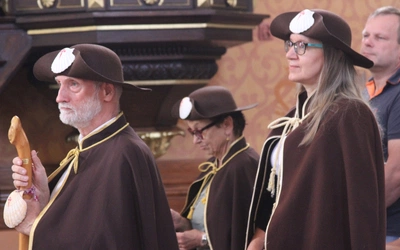 Za muszelką marsz!