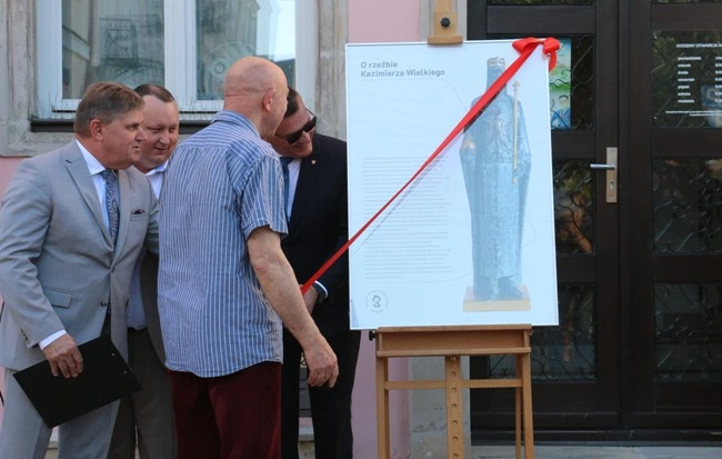 Nowa rzeźba na radomskim Rynku