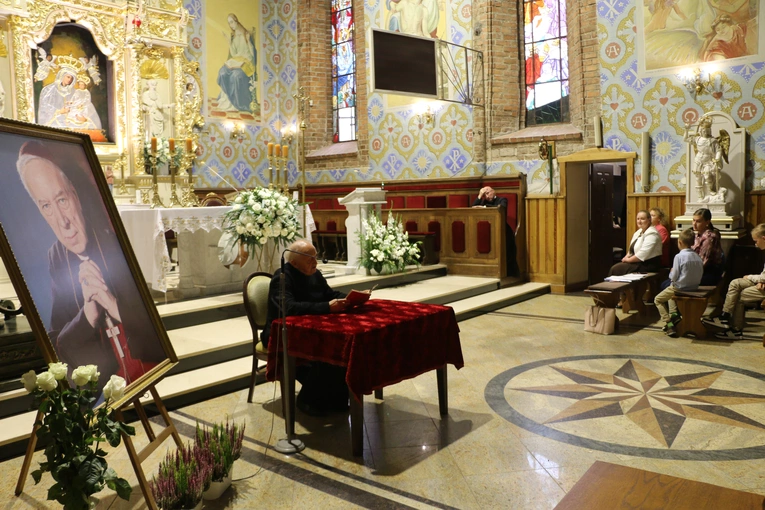 Płońsk. Zasłuchani w Prymasa Tysiąclecia