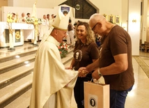 Przedstawiciele pielgrzymów skierowali słowa wdzięczności do wszystkich kapłanów, a szczególnie do bp. Marka, za obecność, opiekę duchową i życzliwość.