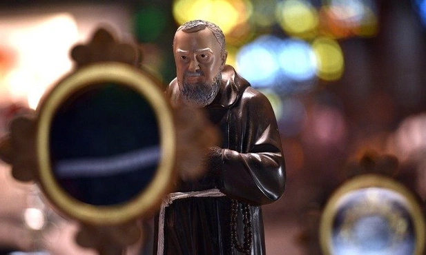 Relikwie i Róża dla Matki Bożej. Uroczystość ku czci św. Ojca Pio