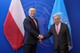 Prezydent RP Karol Nawrocki (L) i sekretarz generalny ONZ Antonio Guterres (P) 