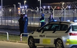 Policja przy lotnisku w Kopenhadze, 22 września, wieczór