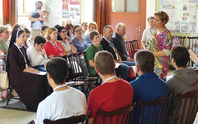  Uczestnicy zajęć w konkatedralnej auli Domu Katolickiego.