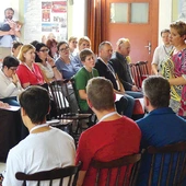  Uczestnicy zajęć w konkatedralnej auli Domu Katolickiego.