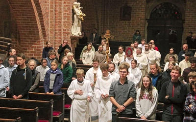 Pielgrzymi w rudzkim sanktuarium Matki Bożej Pokornej.