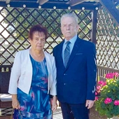 Małżonkowie  żyją wiarą i starają się być codziennie  na Mszy św. 