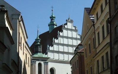 Pierwszym miejscem pochówku poety był lubelski kościół ojców dominikanów. 