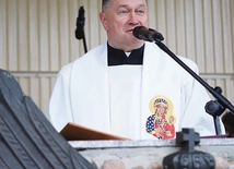 Ks. Piotr Kalisiak nieustannie zaprasza w progi świątyni, zwłaszcza w roku jubileuszowym. 