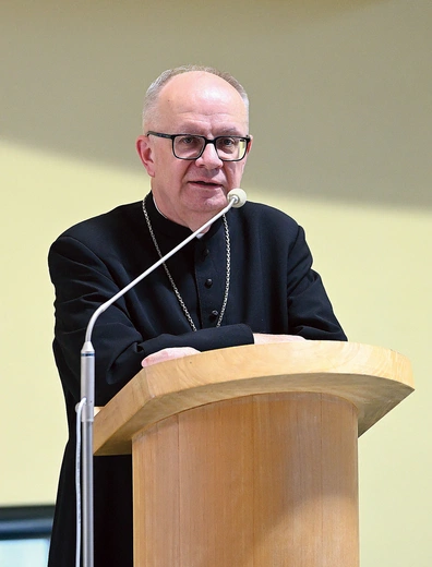 W obecnych trudnych uwarunkowaniach biskup opolski dostrzega szansę dla Kościoła.