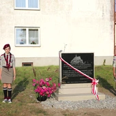 Tablica upamiętniła znaczący jubileusz.