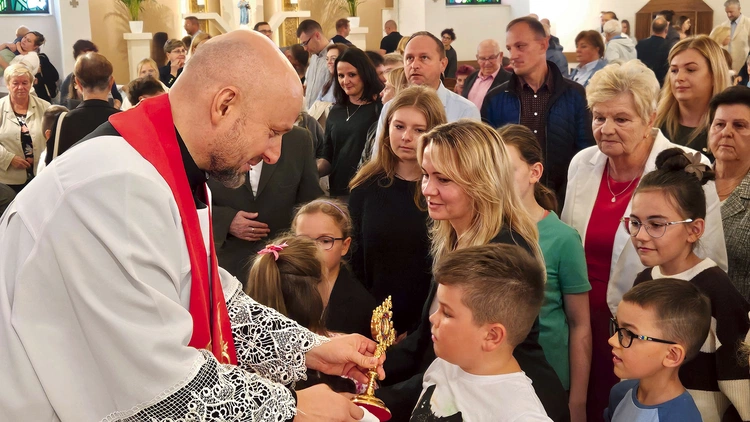 Wierni mogli ucałować relikwiarz.