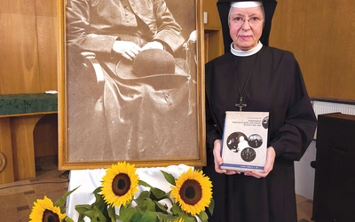 Na koniec sesji o pracy nad swoją publikacją „Zgromadzenie Sióstr Matki Bożej Loretańskiej w latach 1945–1989” opowiedziała s. Klara.