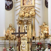 Sanktuarium jest kościołem jubileuszowym. W niedzielę po sumie o 11.30 do Mszy o 16.30 trwa w nim adoracja Najświętszego Sakramentu, a w pierwsze piątki miesiąca jest czuwanie nocne. W każdą środę o 16.30 jest Eucharystia za dzieci, młodzież i dorosłych, którzy odeszli od Boga.