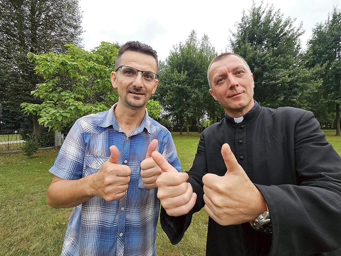 Andrzej Ziomek i ks. Adam Bezak.