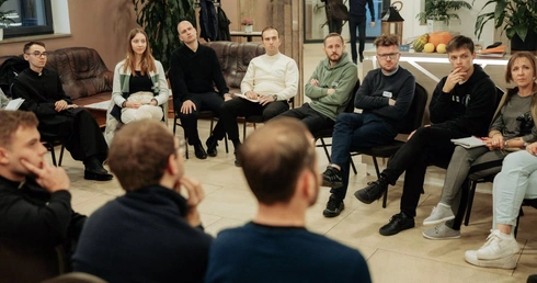 "Projekt Młodzież 2025" - trwają zapisy. To wydarzenie dla tych, którzy chcą dobrze współpracować z młodymi