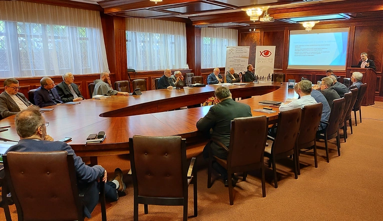 Trzeba umieć przyjąć również głosy świeckich - nawet jeśli są krytyczne