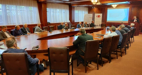 Trzeba umieć przyjąć również głosy świeckich - nawet jeśli są krytyczne