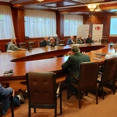 Trzeba umieć przyjąć również głosy świeckich - nawet jeśli są krytyczne