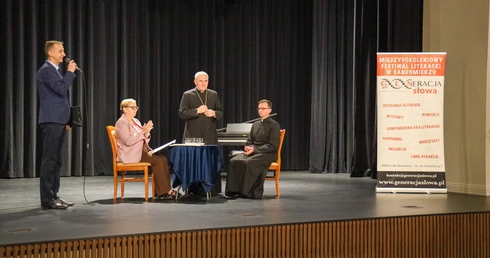 Spotkanie autorskie z bp. Nitkiewiczem i ks. Kanią