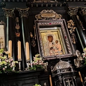 Maturzyści zawierzą się Matce Bożej