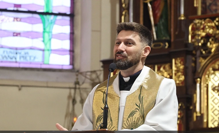 Walizka misjonarza i brama do innego świata