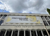 Dziedziniec i aula odnowione