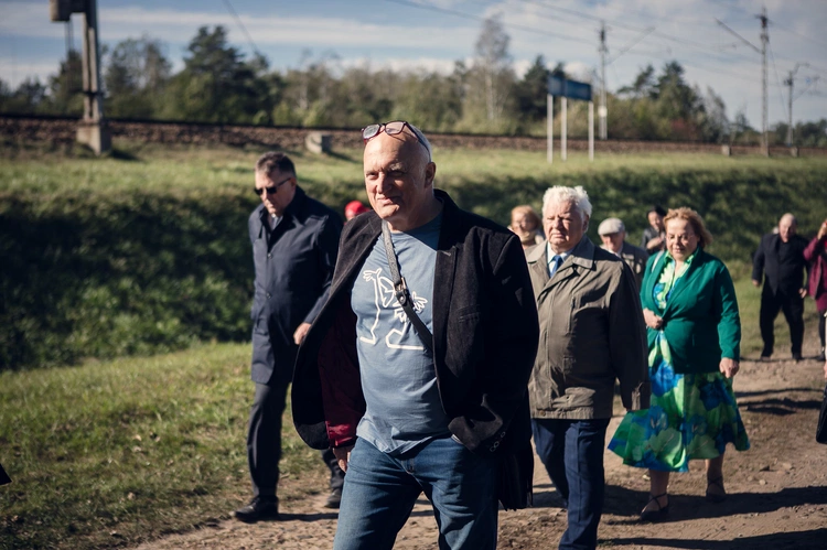 Odsłonięcie i poświęcenie pomnika W. Reymonta w Lipcach Reymontowskich