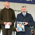 Między lasami