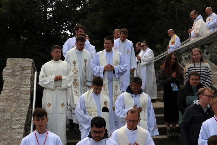 Spotkanie Młodych na Ślęży 2025 "Z nadzieją ku górze"