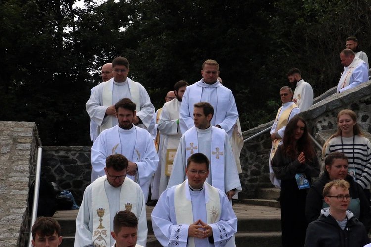 Spotkanie Młodych na Ślęży 2025 "Z nadzieją ku górze"