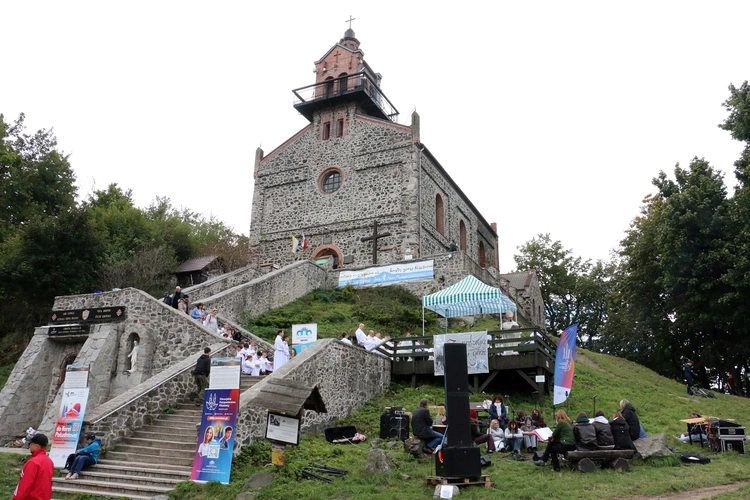 Spotkanie Młodych na Ślęży 2025 "Z nadzieją ku górze"