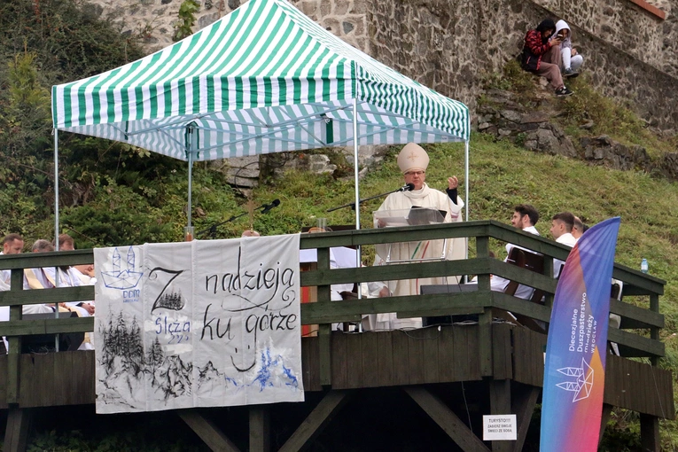 Spotkanie Młodych na Ślęży 2025 "Z nadzieją ku górze"