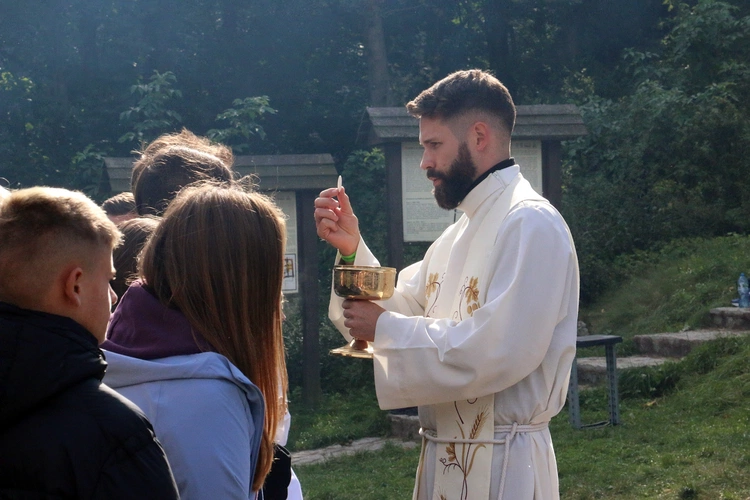 Spotkanie Młodych na Ślęży 2025 "Z nadzieją ku górze"