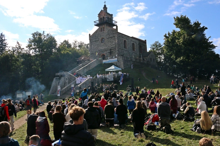 Spotkanie Młodych na Ślęży 2025 "Z nadzieją ku górze"