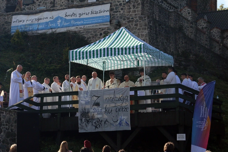 Spotkanie Młodych na Ślęży 2025 "Z nadzieją ku górze"