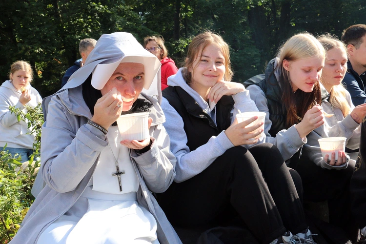 Spotkanie Młodych na Ślęży 2025 "Z nadzieją ku górze"